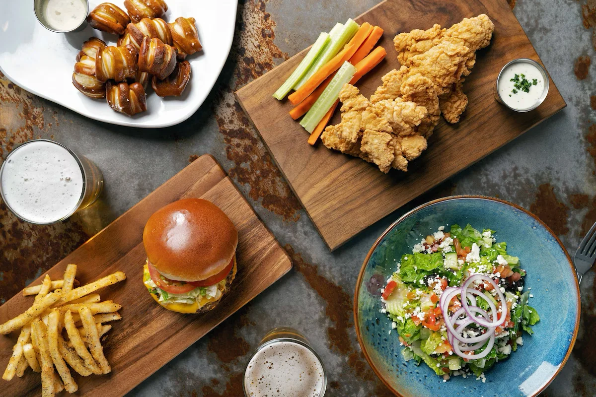 Pub fare and craft beer at Arizona Charlie's Boulder