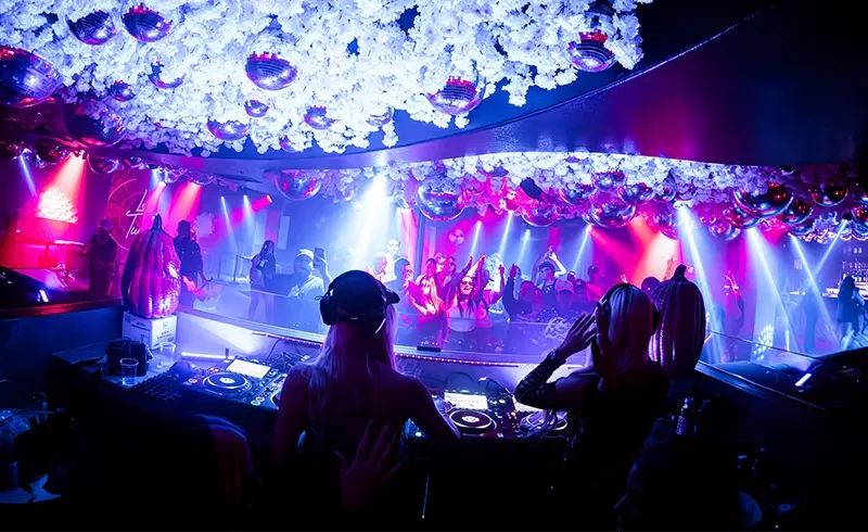 Bauhaus Las Vegas dance floor with house and techno crowd