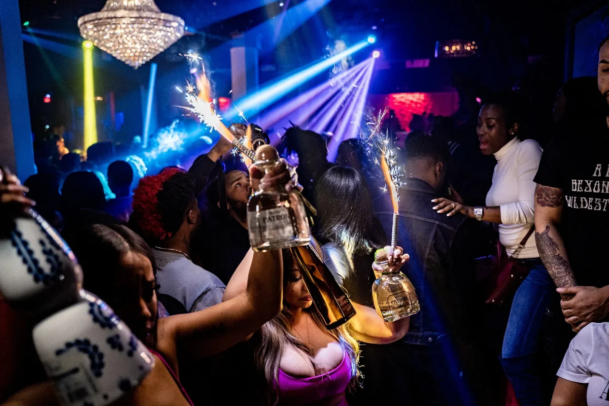 DJ and stage visuals at JEWEL Nightclub