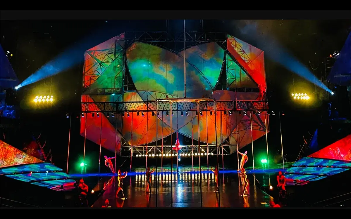 Mystère Cirque du Soleil performers on the Las Vegas Strip