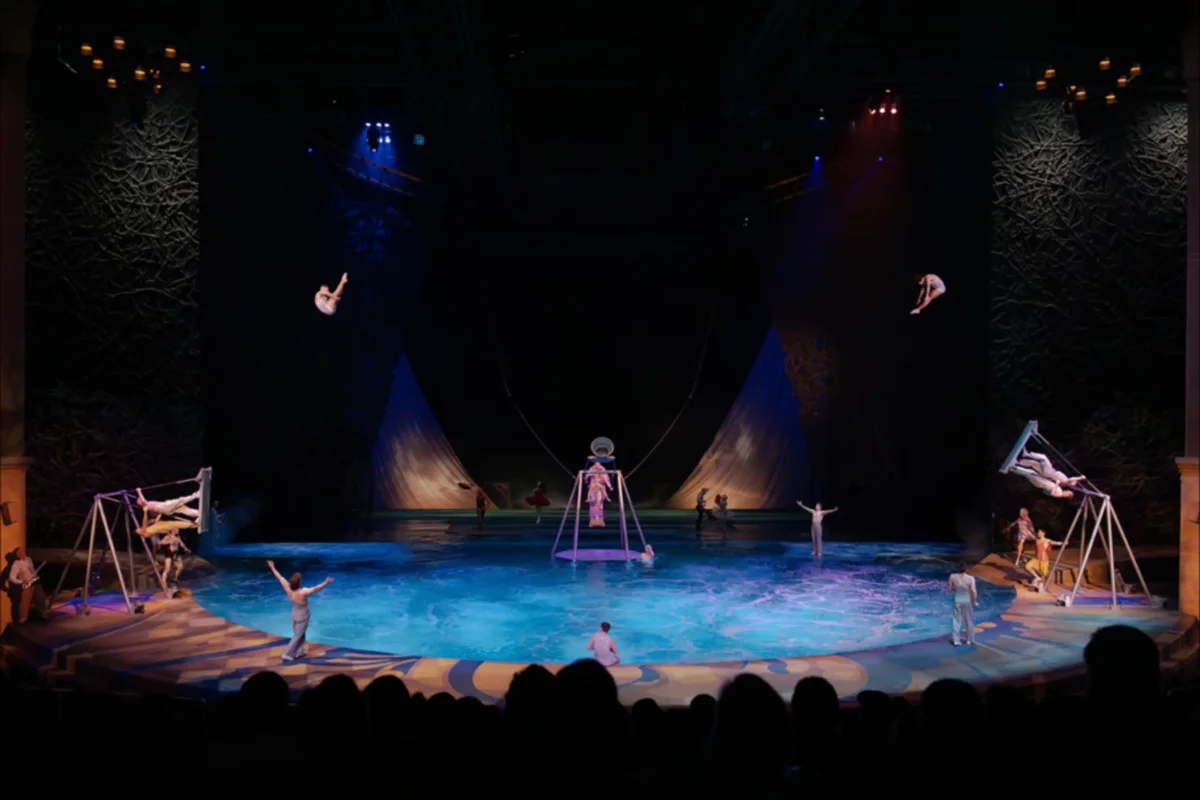Acrobatics over water at O by Cirque du Soleil