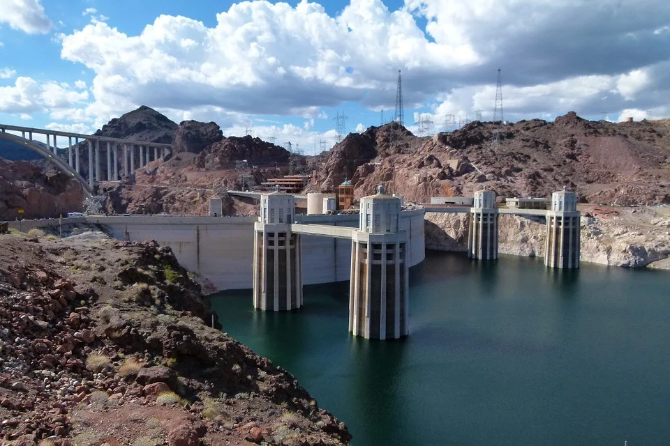 Hoover Dam reservoir view