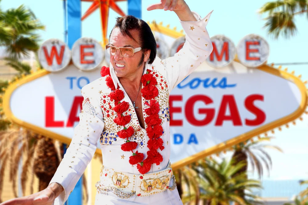 Elvis performer at the Welcome to Las Vegas sign